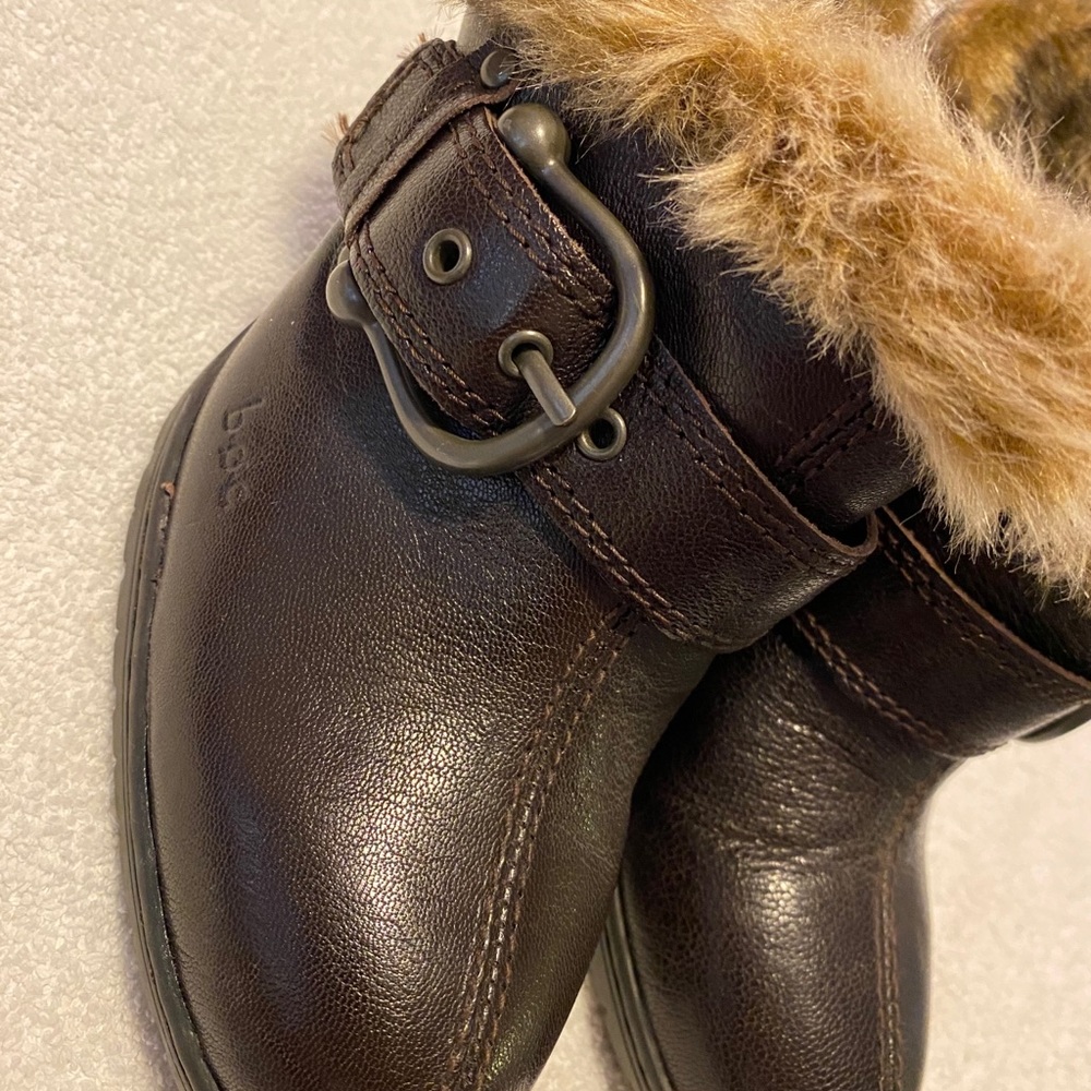 Almost Brand New - Super Stylish Clogs By BOC - Size 7 - box 9
